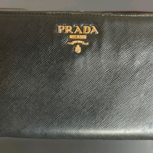 PRADA Zip Around Long Wallet Black Saffiano Leather Gold Logo Made In Italy - Picture 2 of 10